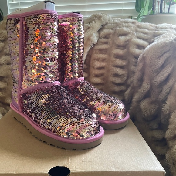 Brand New Classic Short Sequin Pink Uggs Womens Size 7 - Picture 5 of 9